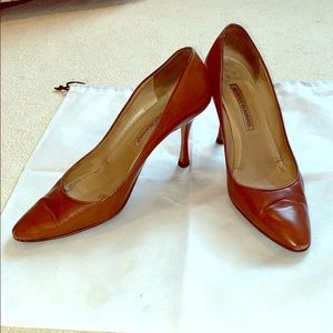 Manolo Blahnik brown pumps